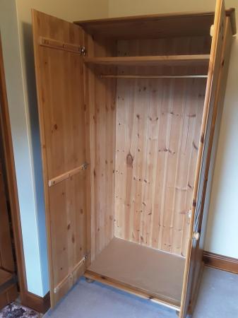 Image 2 of Pine wardrobe like new condition