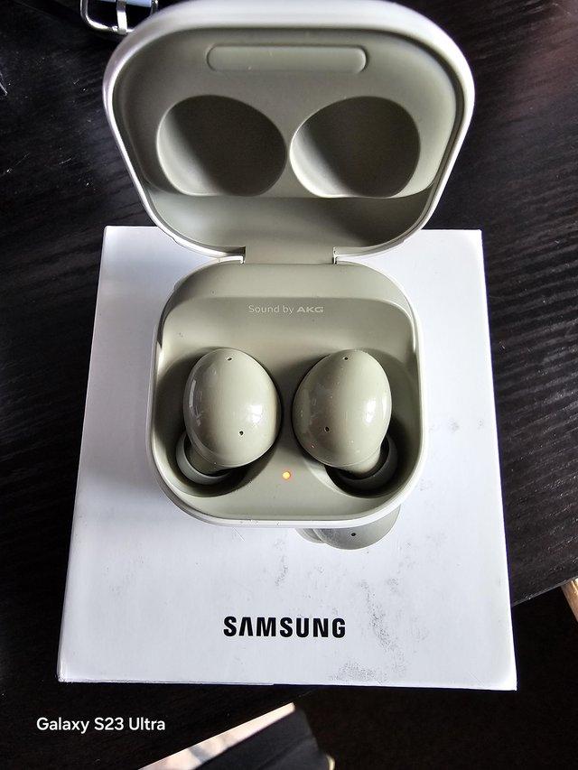 Preview of the first image of Samsung buds2 olive brand new.