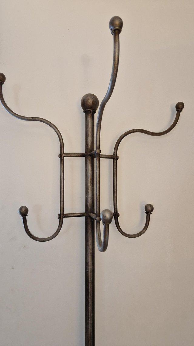 Preview of the first image of Metal Coat/Umbrella stand.