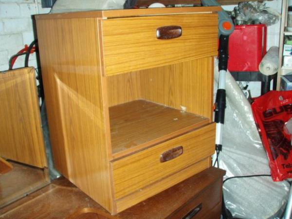 Image 2 of Schreiber Dressing table and bedside table