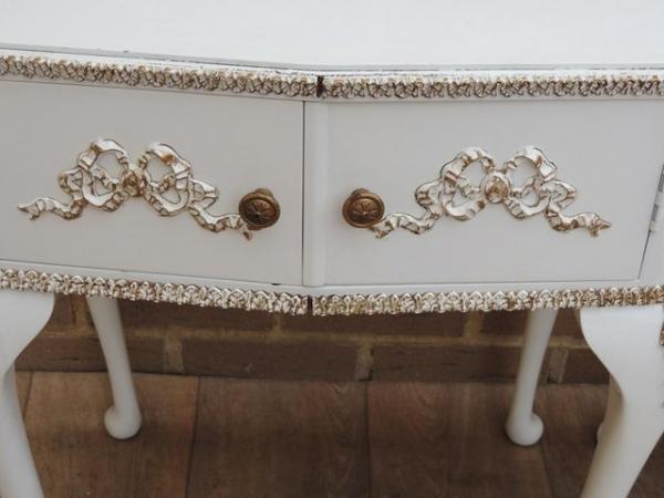 Image 13 of Pair of Queen Anne Glossy Bedside Tables (UK Delivery)