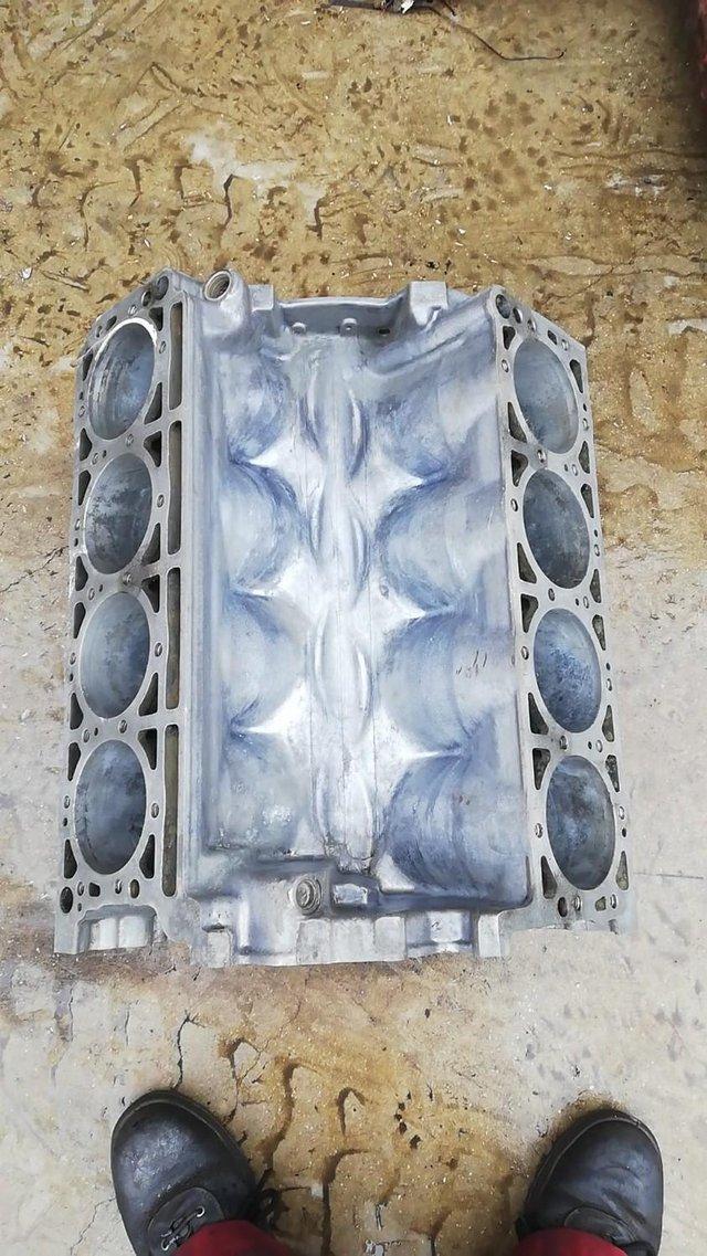 Preview of the first image of Spare parts for Engine Mercedes 500 SEL.
