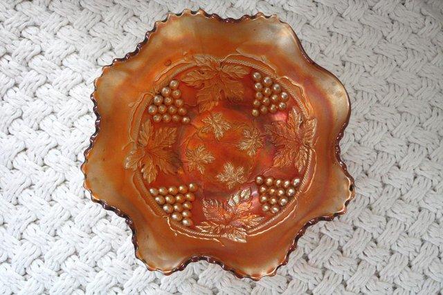 Preview of the first image of Vintage Fenton Marigold Grape Carnival Glass Bowl.