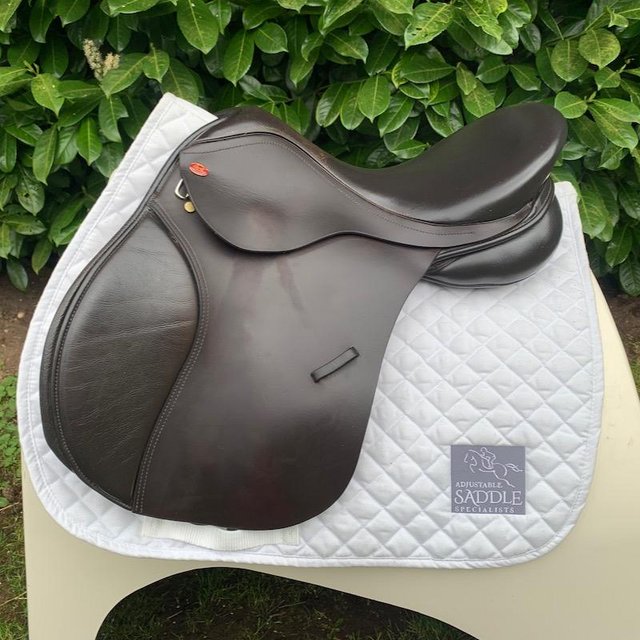 Preview of the first image of Kent and Masters 17.5 inch GP saddle.