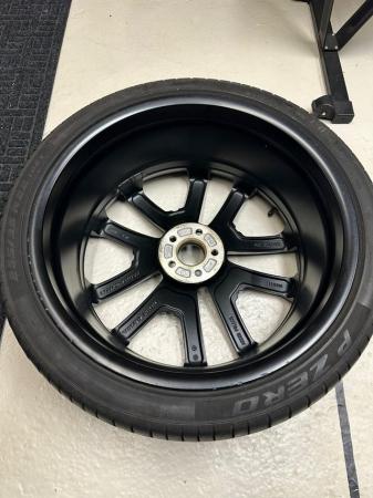 Image 2 of Volvo XC60 wheel and tyre