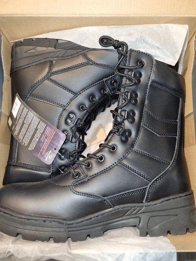 Preview of the first image of Highlander Delta boots tactical military combat style, Black.
