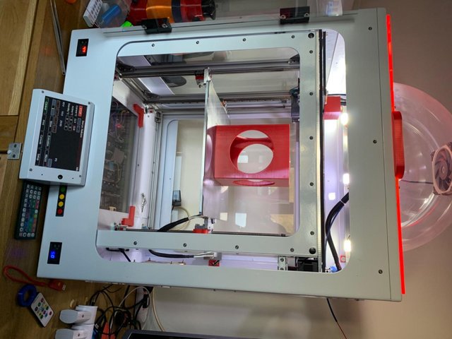Preview of the first image of 3D printer in an enclosure.