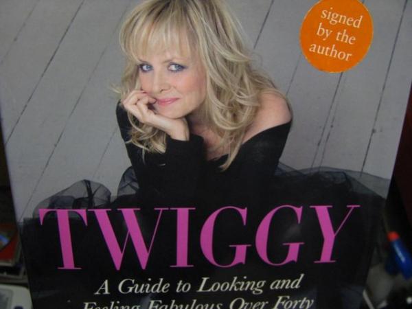Image 3 of TWIGGY a guide to looking fabulous signed edition book 2008