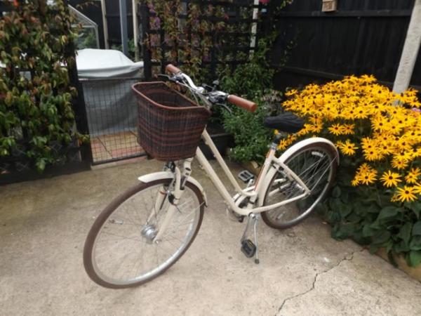 Image 2 of Giant Ladies Cream Cycle with Basket. In Excellent condition