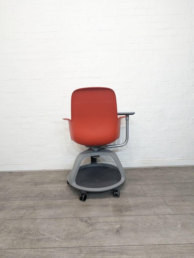 Preview of the first image of Steelcase Node Mobile Tablet Chair With Writing Tablet.