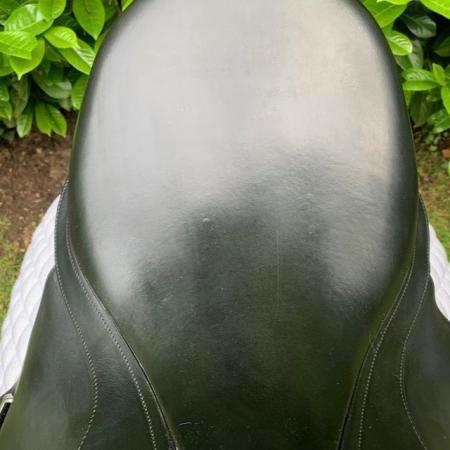 Image 11 of Bates Size 1 (167” - 17.5”) Innova Dressage saddle (S3176)