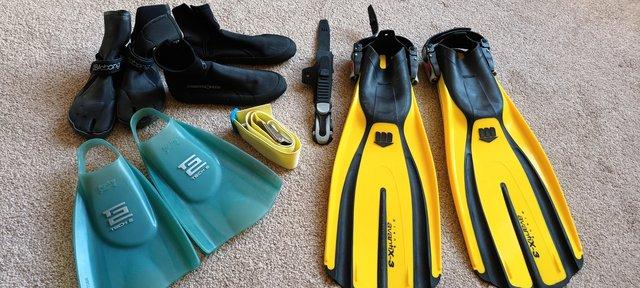 Preview of the first image of Mares avanti x-3 dive fins in yellow plus extras.