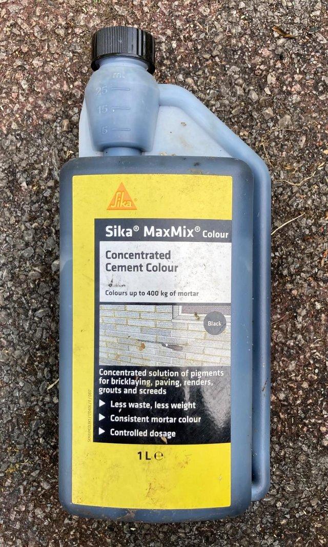 Preview of the first image of NEW SIKA CEMENT COLOUR 1L MAXMIX BLACK BOTTLE MORTAR GROUT.