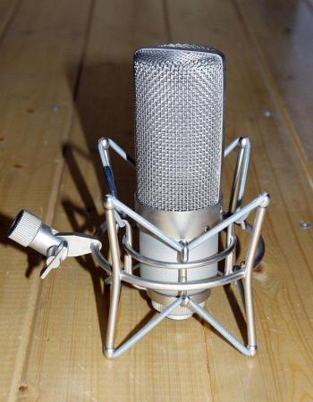 Image 3 of Shiny Box 46MXL, like new. Superb-sounding ribbon microphone