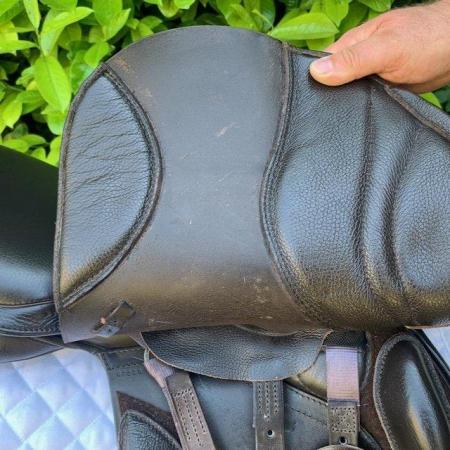 Image 17 of Kent and Masters s series 15.5 inch pony jump saddle
