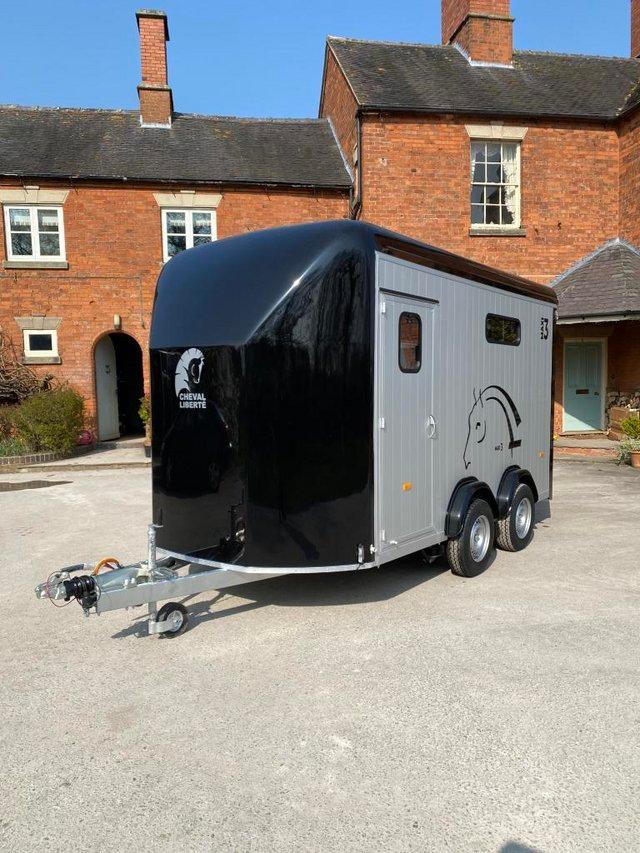 Preview of the first image of Cheval Liberte Maxi 3 With Tack Room Ramp/Barn Door & Spare.
