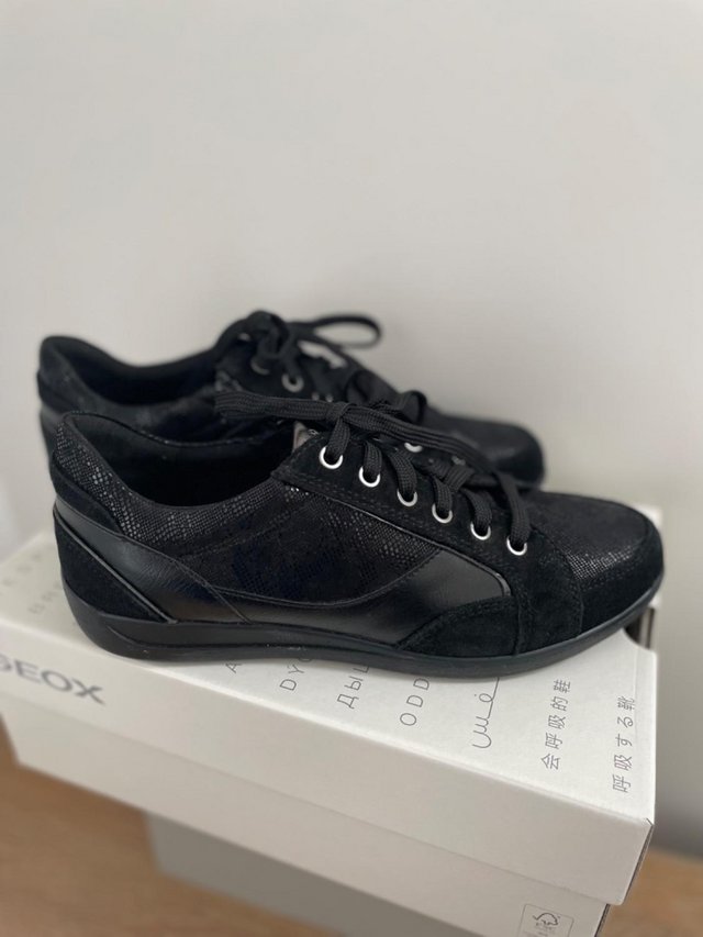 Preview of the first image of GEOX Respira Black Leather Casual Shoes Size 5.