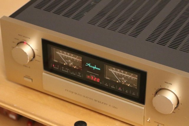 Preview of the first image of 2013 Accuphase E-560 high-end amplifier like new.