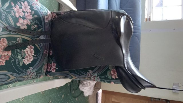 Preview of the first image of Passier Optimum Dressage Saddle 16.5".