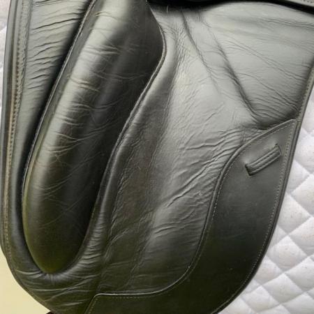 Image 3 of Fairfax 17.5” Original Monoflap Dressage saddle