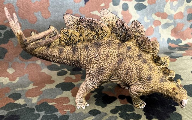 Preview of the first image of SCHLEICH RARE STEGOSAURUS LARGE DINOSAUR DINOSAURS PAPO VGC.