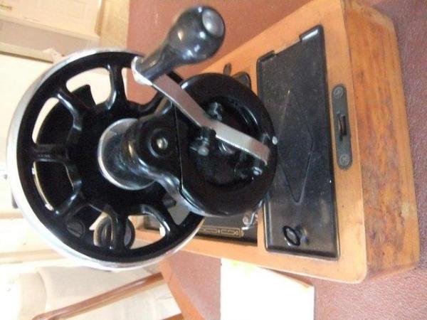Image 2 of Singer Sewing Machine 99K c1950s Hand Crank