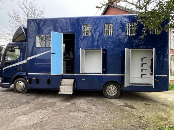 Image 2 of Daf 7.5t Horsebox 2013 with living stalled for 4