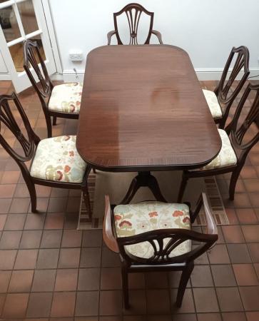 Image 1 of Mahogany Dining Table and 6 Chairs
