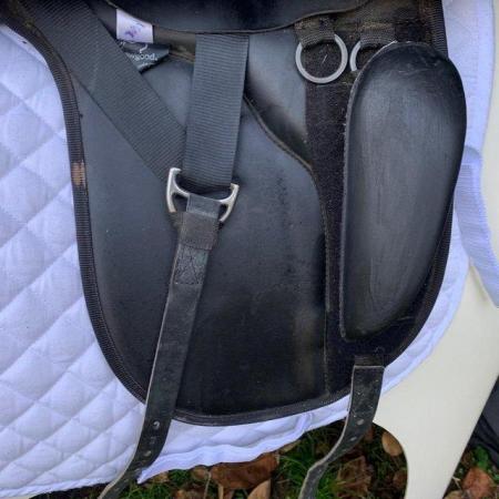 Image 9 of Thorowgood T4 17.5 inch dressage saddle