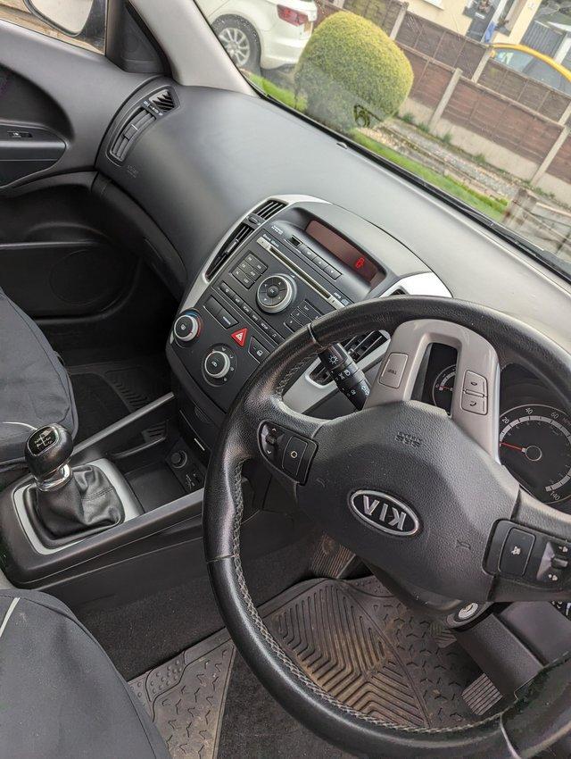 Preview of the first image of Kia ceed 1.4vr7 excellent small car.