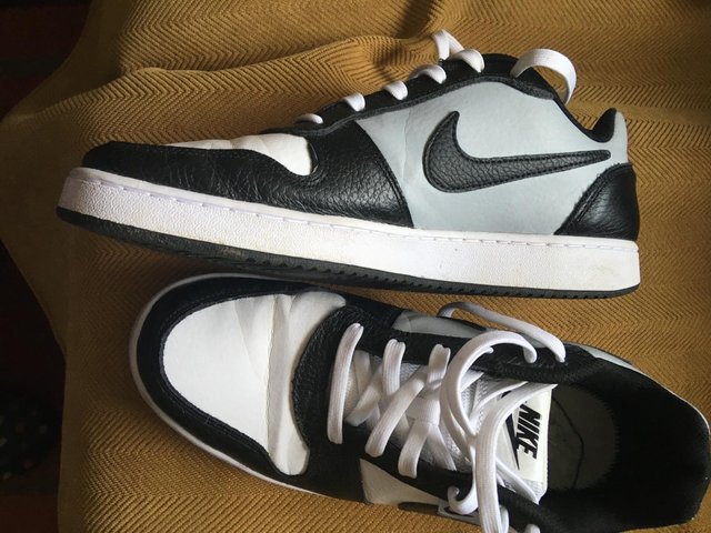 Preview of the first image of MENS NIKE DUNKS nearly new Black and White.