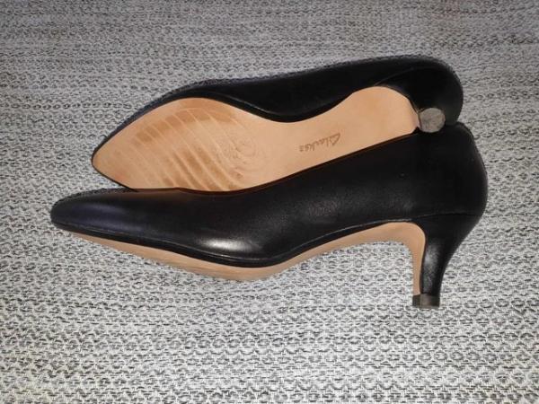 Image 1 of LADIES SHOES BY CLARKE COLLECTION SIZE 4.5 UK