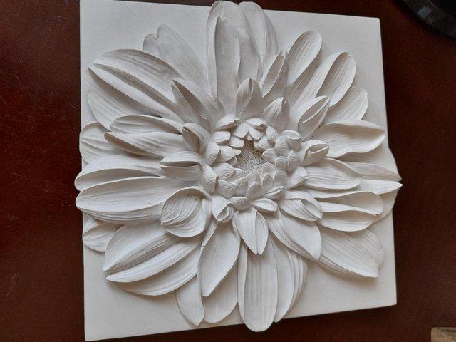 Preview of the first image of Resin floral pictures/sculptures/placques.