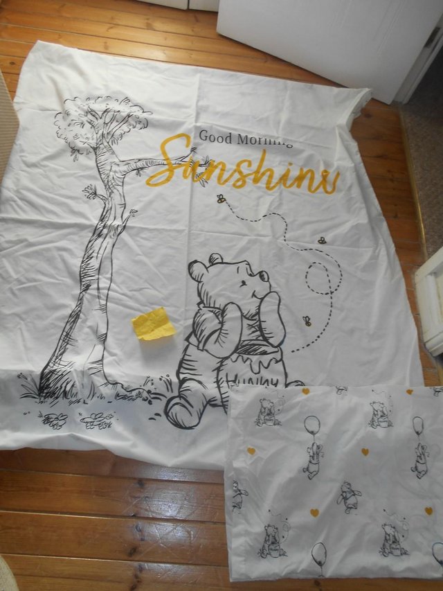 Preview of the first image of DISNEY WINNIE THE POOH SINGLE DUVET COVER.