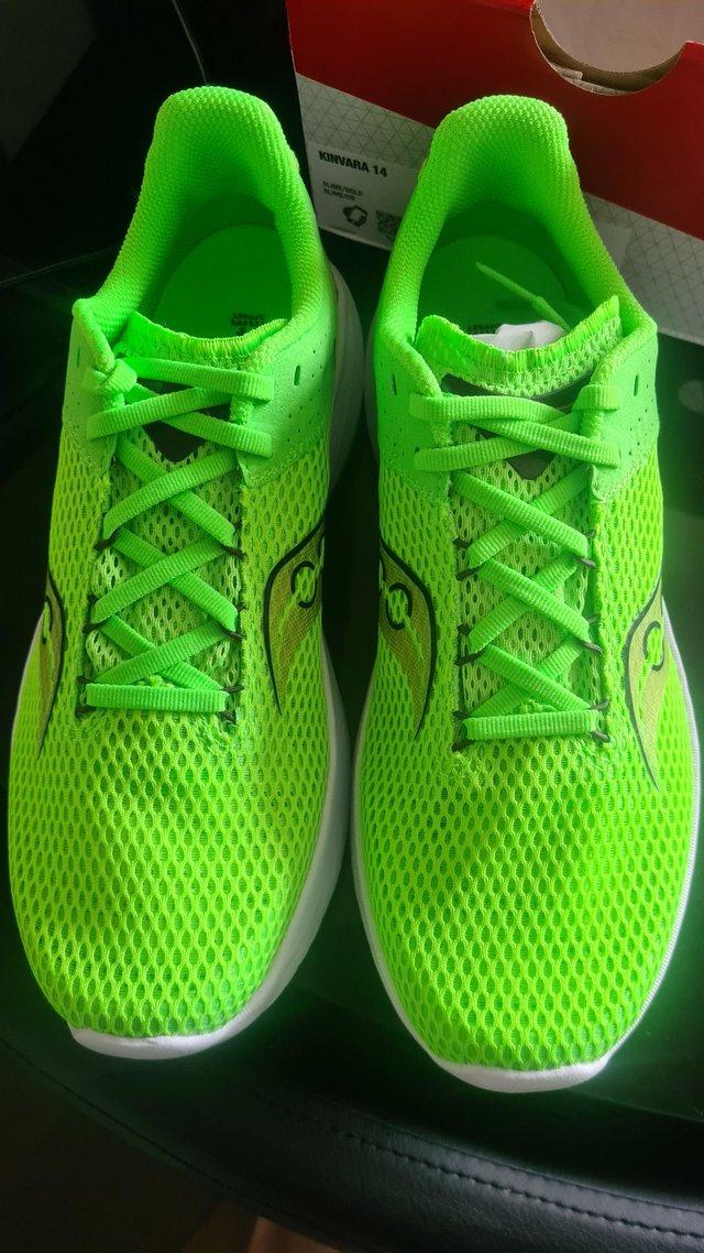 Preview of the first image of Saucony Kinvara 14 running shoes UK Size 8.