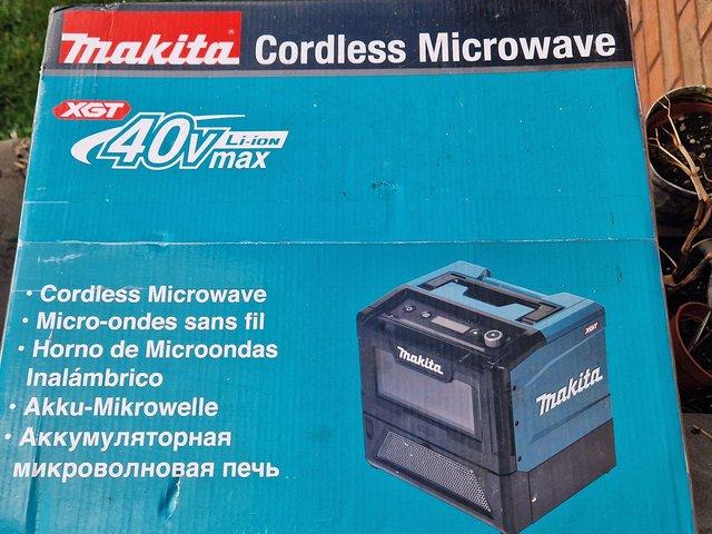 Preview of the first image of Makita MW001G 40Vmax XGT Cordless 8L Microwave.