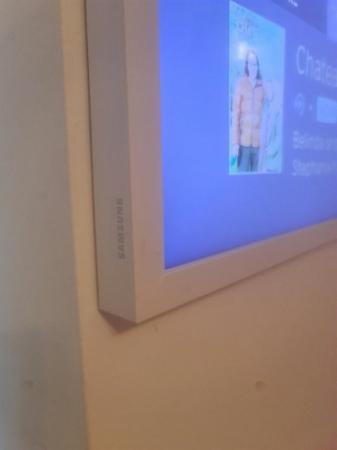 Image 2 of Samsung QE43LS03A 43" The Frame QLED 4K HDR Smart TV + Moder