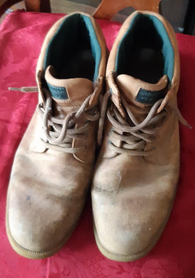 Preview of the first image of Mens shoes and boots good condition.