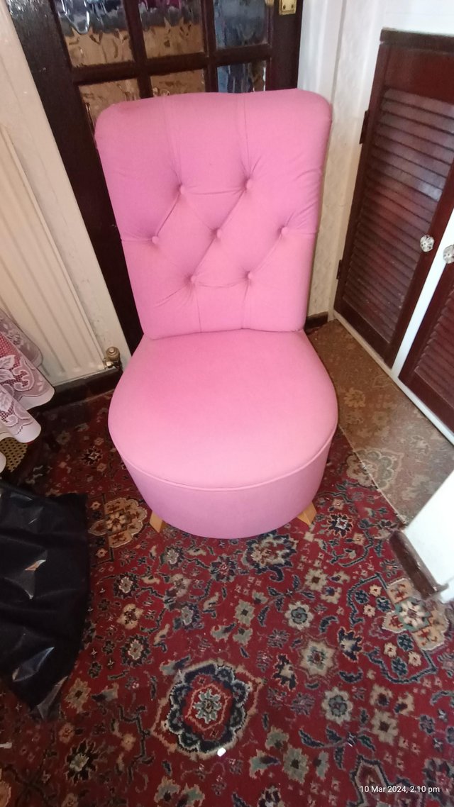 Preview of the first image of Pink chairs for sale. Need some tlc..