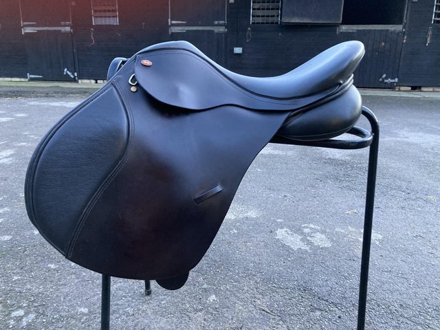 Preview of the first image of Kent and Masters brown saddle.