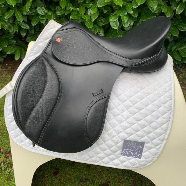 Preview of the first image of Kent & Masters 17.5” S-Series Universal GP saddle.