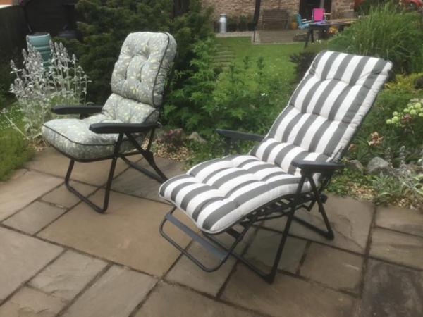 Image 3 of Garden/patio reclining seats