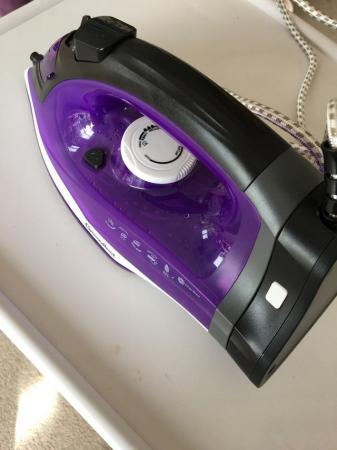 Image 3 of Cordless or corded Steam Iron.