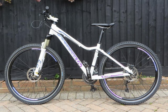 Preview of the first image of Mountain Bike (Ladies) Giant Tempt 2.