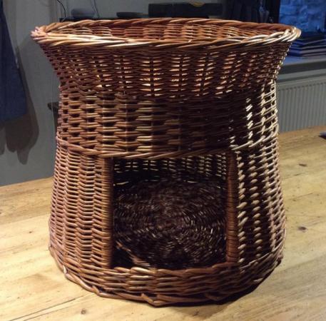 Image 3 of Excellent condition Wicker cat basket and cat tower