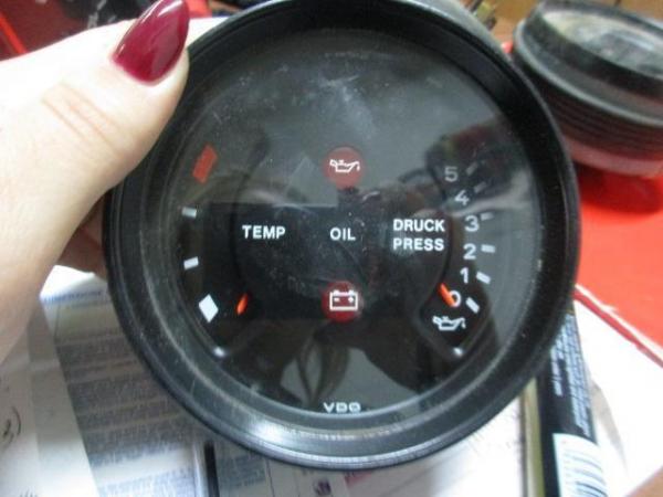 Image 1 of Oil temp gauge for Porsche 911