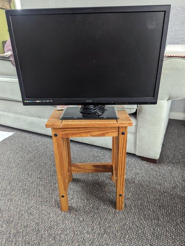 Preview of the first image of Techniqa 22 inch television.
