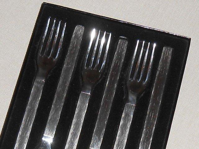 Preview of the first image of Viners Stainless Steel 6-piece “Sable” Table Forks (boxed).