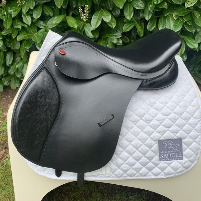 Preview of the first image of Kent & Masters 17 inch Original Flat-Back GP saddle.
