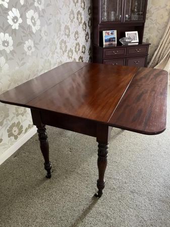 Image 2 of Antique mahogany dining table